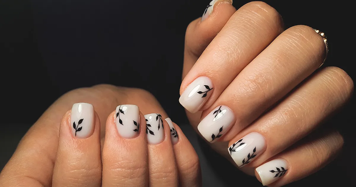 short acrylic nails